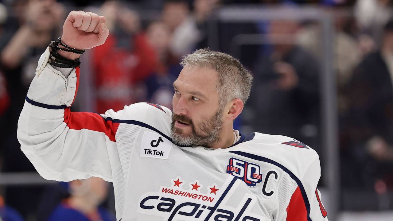 Alex Owetschkin von den Washington Capitals jubelt nach seinem 895. Karrieretor.