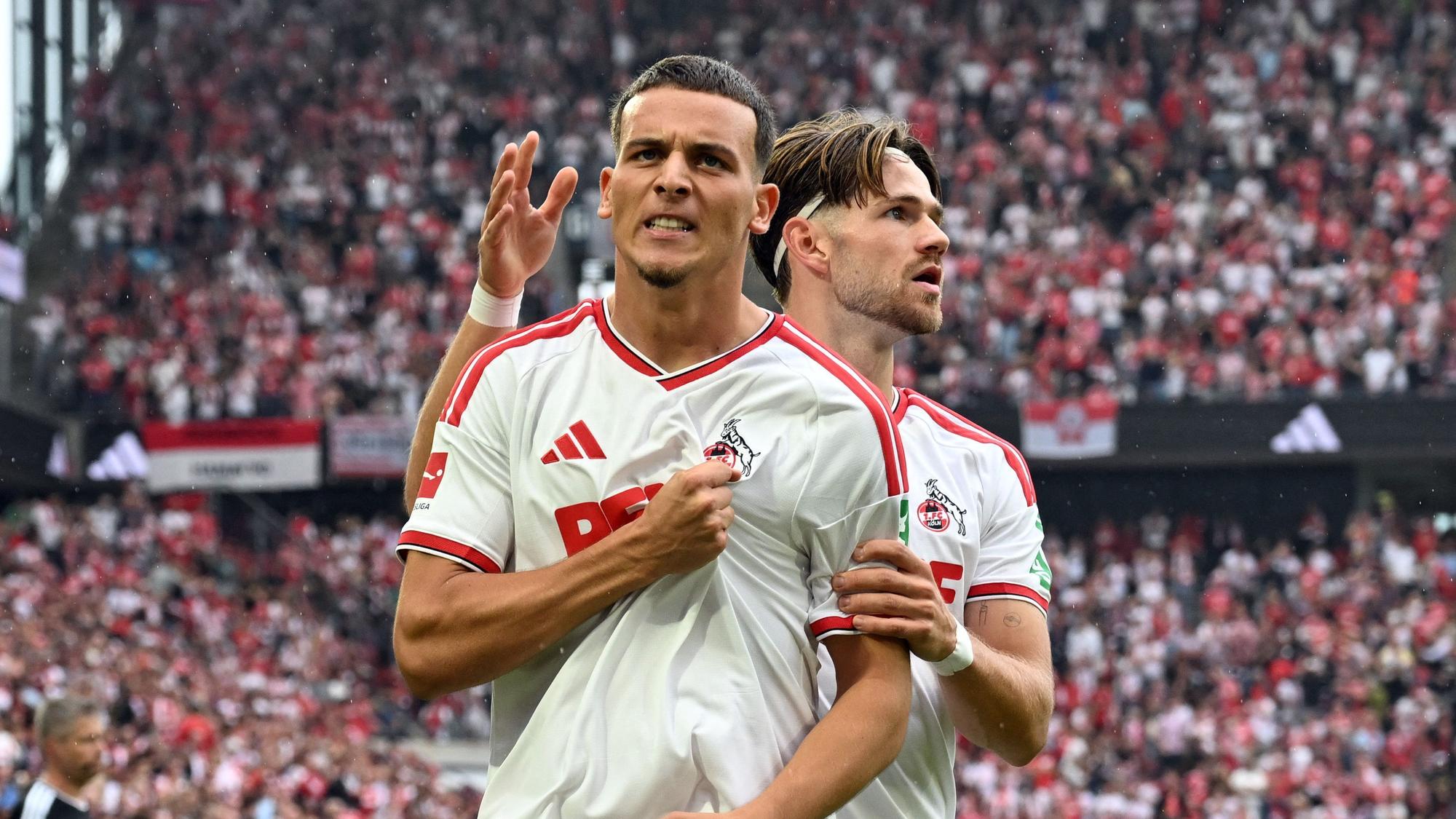 Jan Thielmann und Saïd El Mala jubeln nach dem Tor.