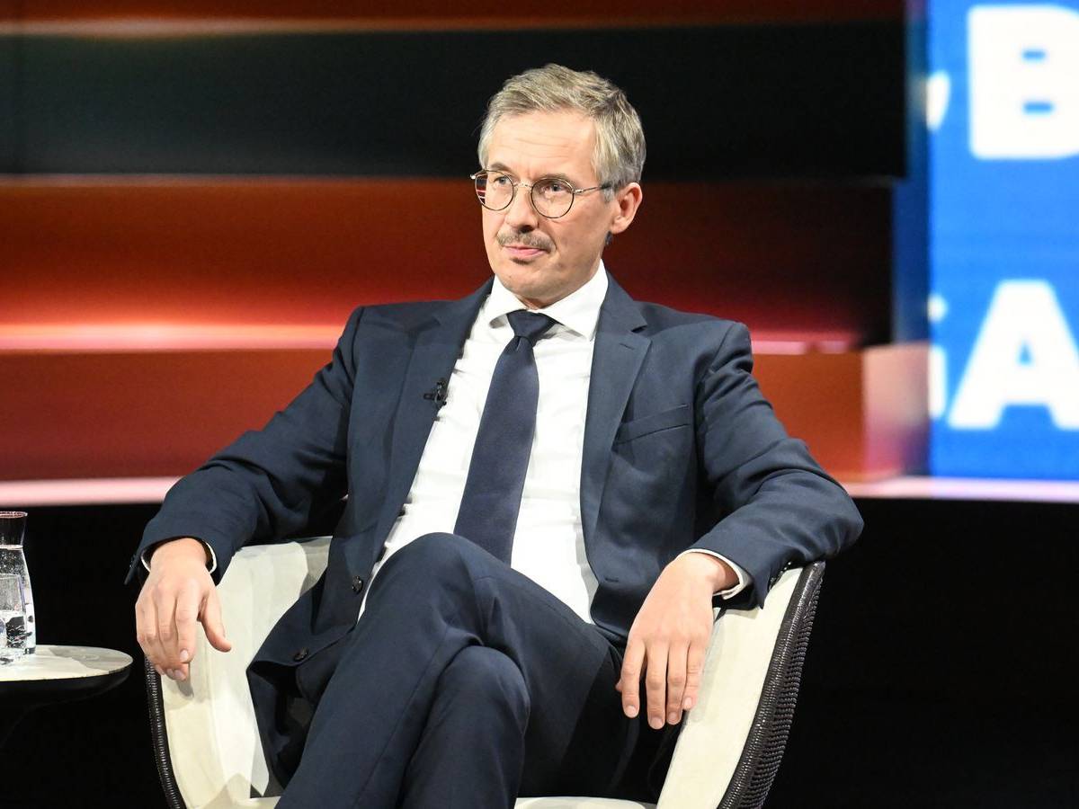 Journalist Daniel Friedrich Sturm machte bei „Markus Lanz“ deutlich, dass das Amt des Bundeskanzlers längst nicht mehr so attraktiv zu sein scheint wie früher. (Bild: ZDF / Cornelia Lehmann)