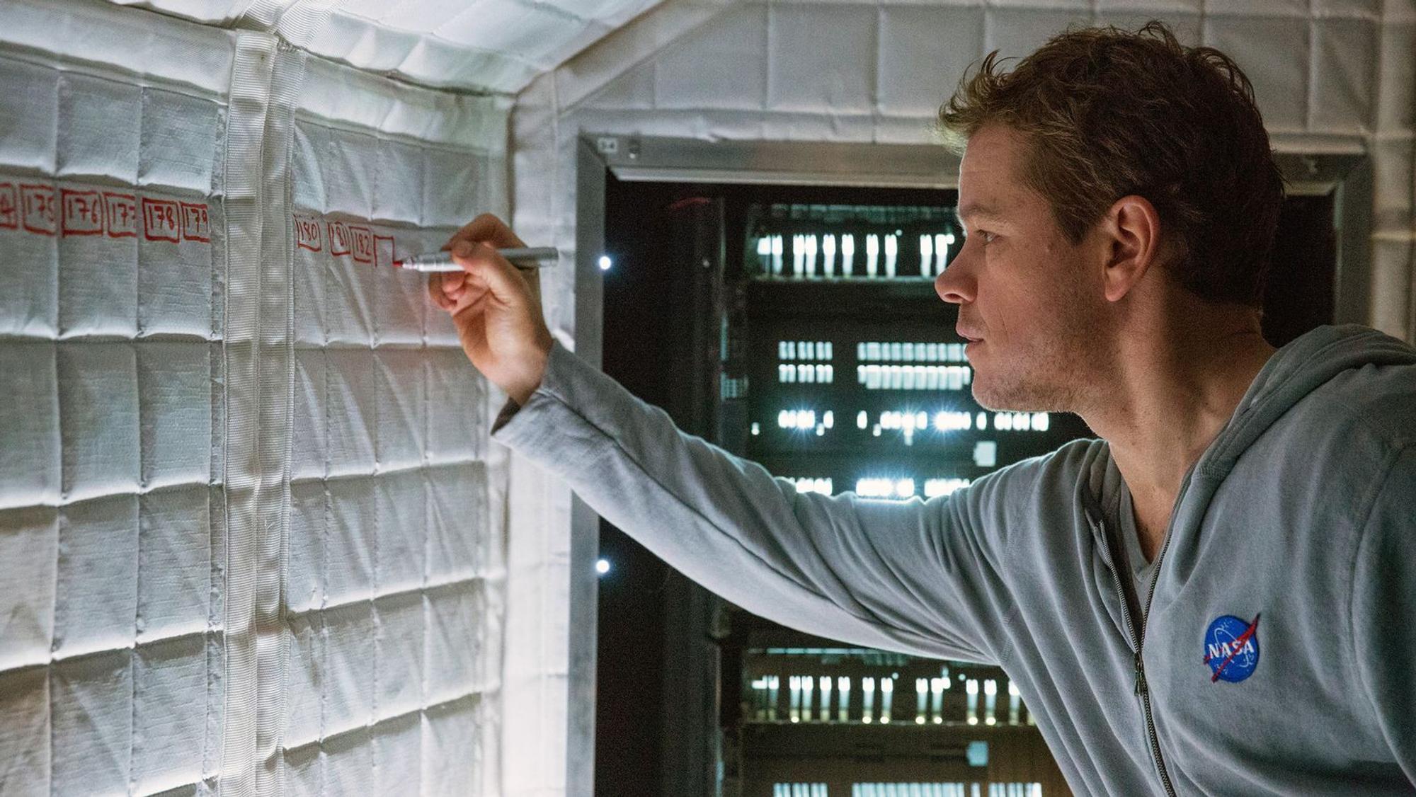 Hauptdarsteller Matt Damon bestreitet einen großen Teil von „Der Marsianer - Rettet Mark Watney“ als Einzelkämpfer und löst diese schauspielerische Herausforderung mit Bravour. (Bild: 2015 Twentieth Century Fox Film Corporation. All Rights Reserved.)