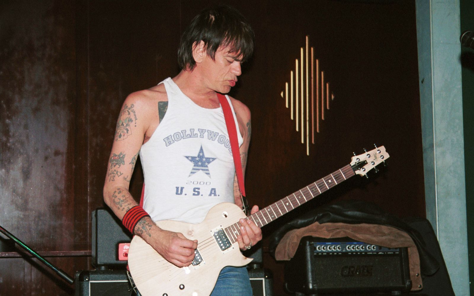 Nach seiner Zeit bei den Ramones versuchte sich Dee Dee Ramone (hier bei einem Auftritt 2001) als Solokünstler. (Bild: David Klein/Getty Images)