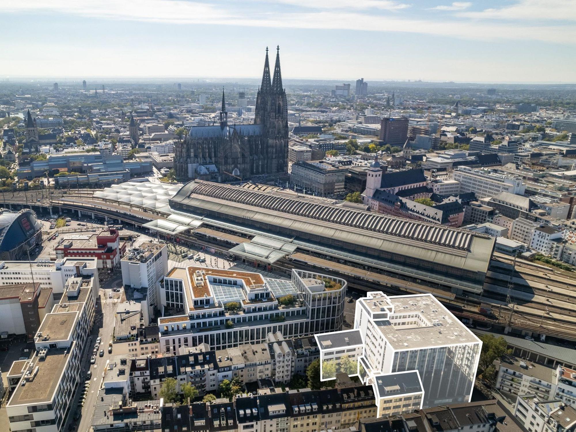Es geht um das in Weiß eingezeichnete Gebäude.