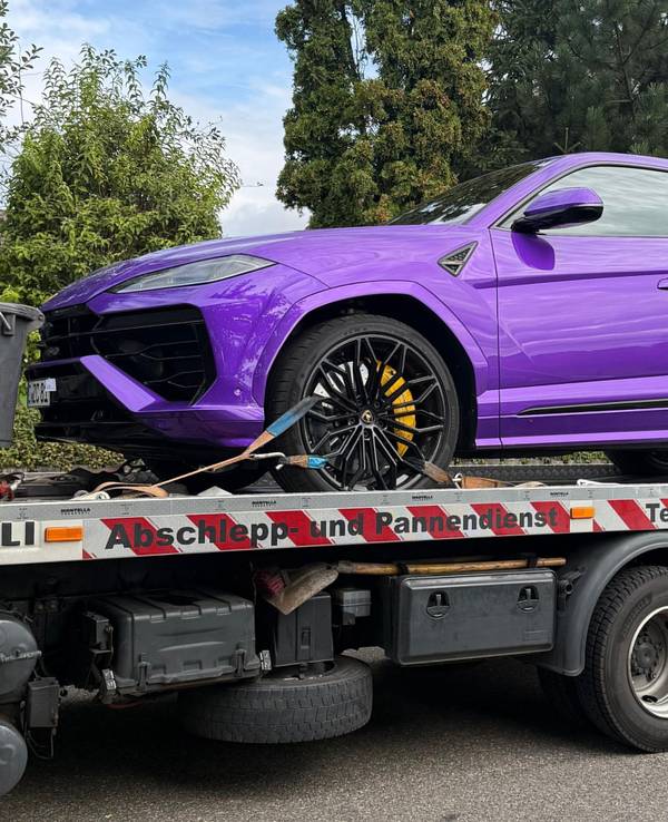 Auch diesen Luxusschlitten nahm die Polizei bei der Razzia auf den Haken.