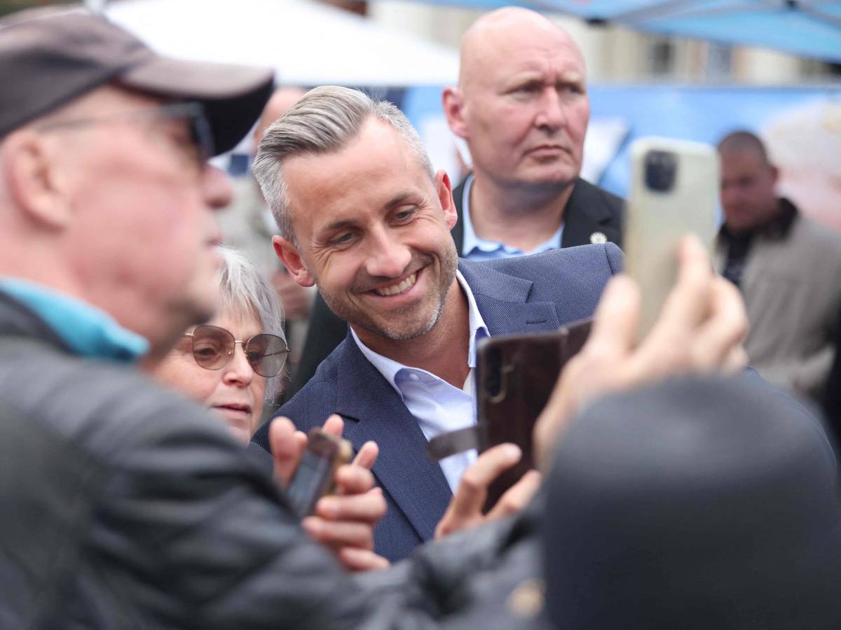 Ulrich Siegmund, AfD-Wahlsieger aus Sachsen-Anhalt, bei einer Wahlkampfveranstaltung auf dem Schweriner Marktplatz.