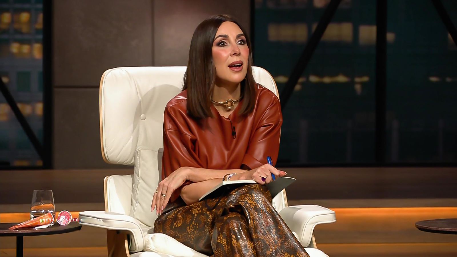Judith Williams gesteht während des emotionalen Pitchs: „Ich habe Gänsehaut.“ (Bild: RTL)