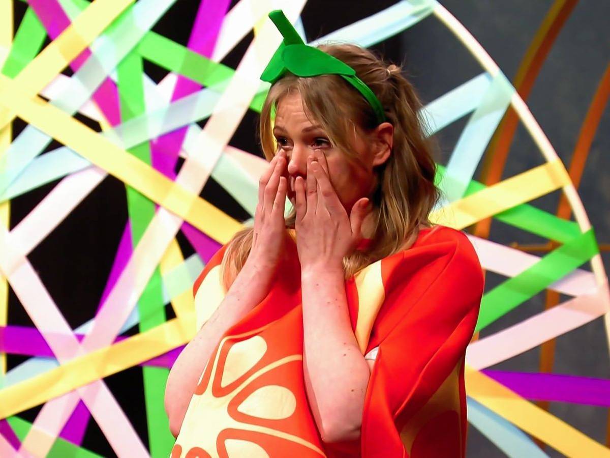 Gründerin Alena Leeb ist zu Tränen gerührt. (Bild: RTL)