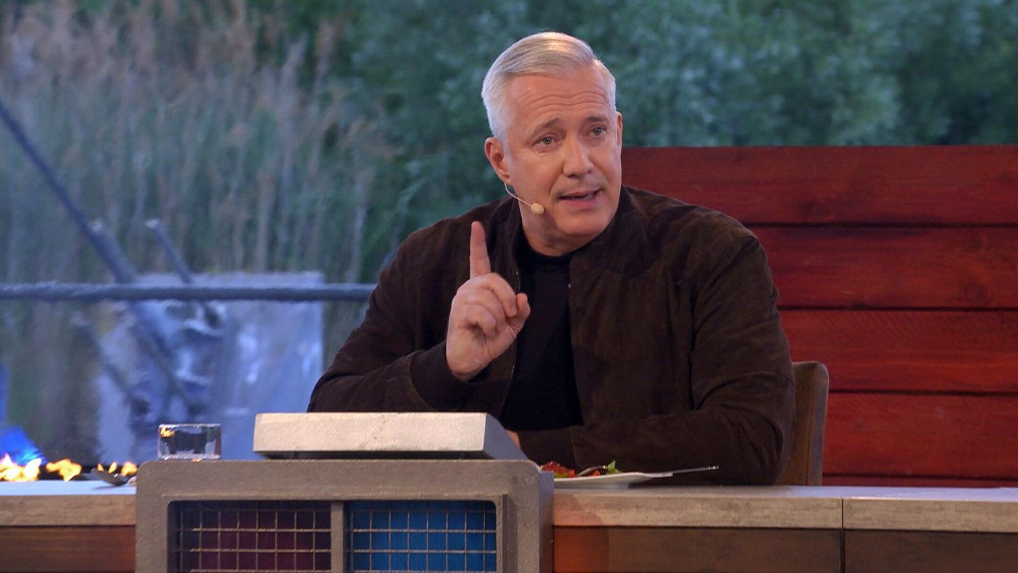 Alexander Herrmann mag keinen Käse und Ziegenkäse noch weniger: „Der schmeckt, als würdest du der Ziege in den Hintern beißen.“ (Bild: RTL)