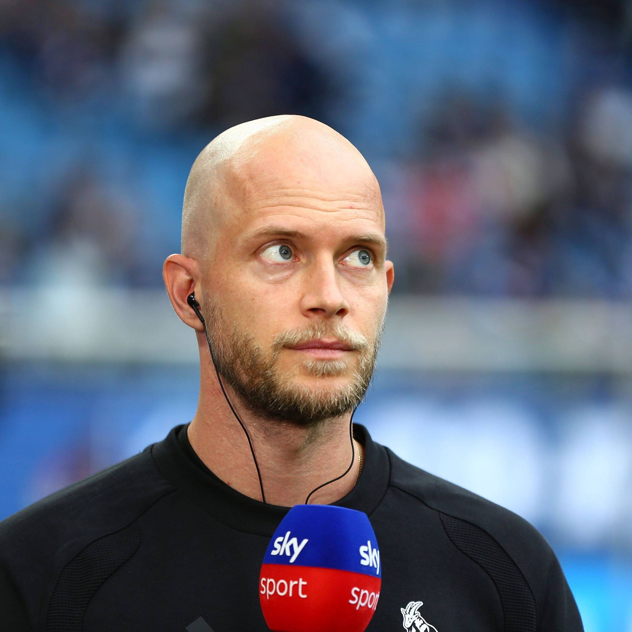 Kölns Trainer René Wagner bei einem Sky-Interview