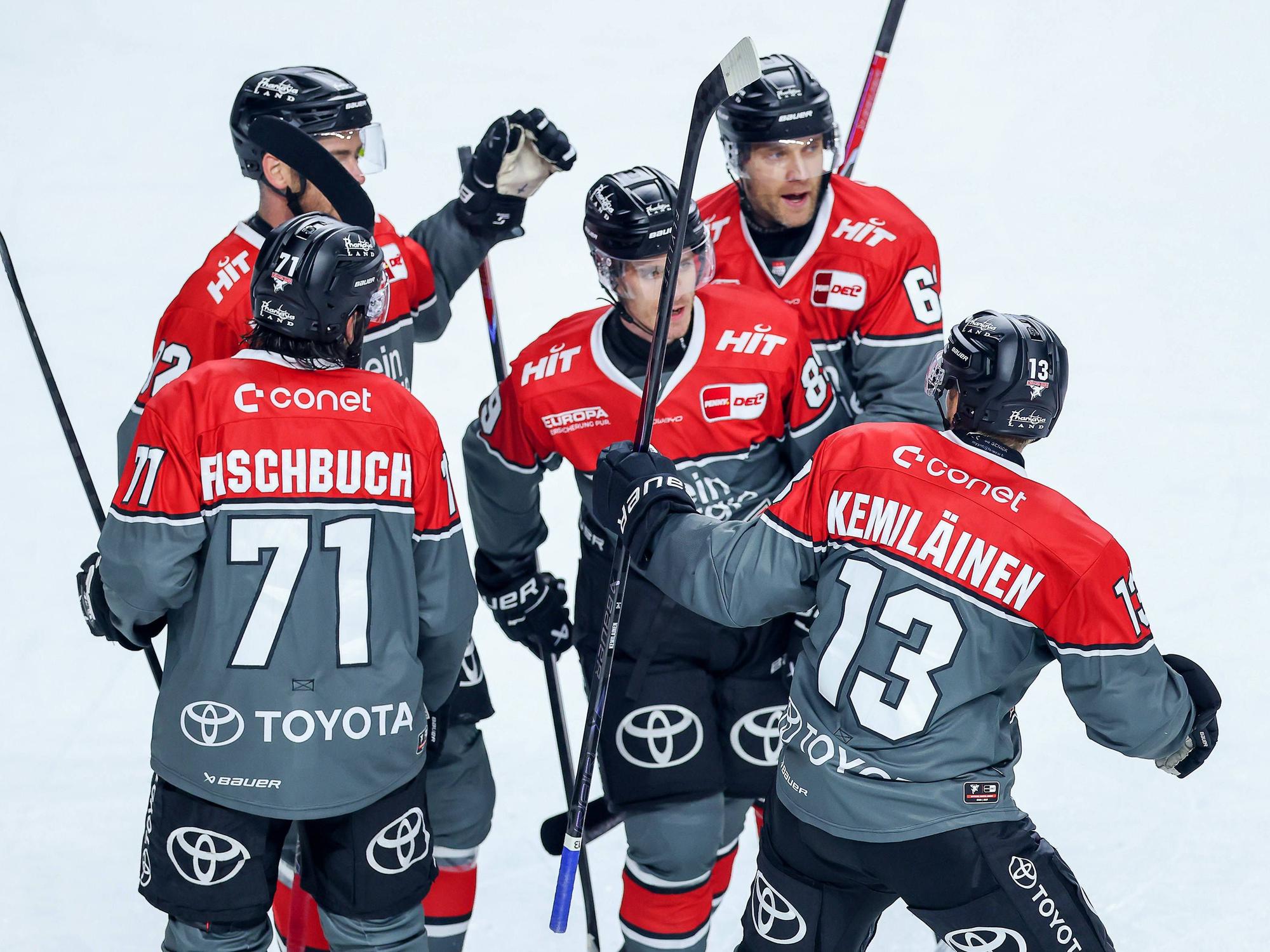 Jubel bei den Profis der Kölner Haie