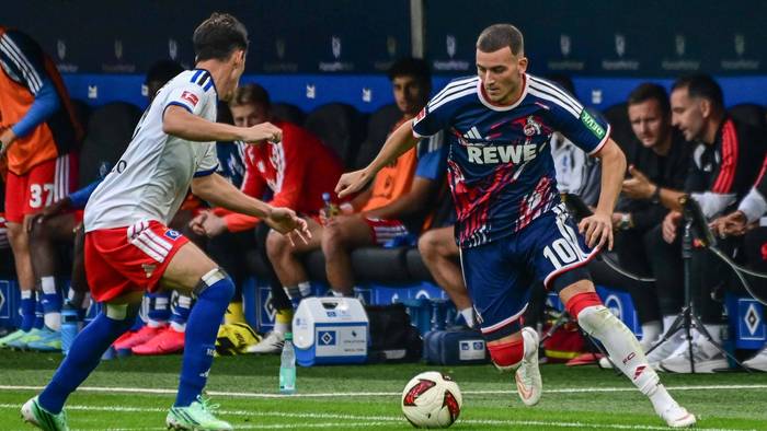 Kölns Said El Mala geht mit Hamburgs Nicolás Capaldo ins Duell.