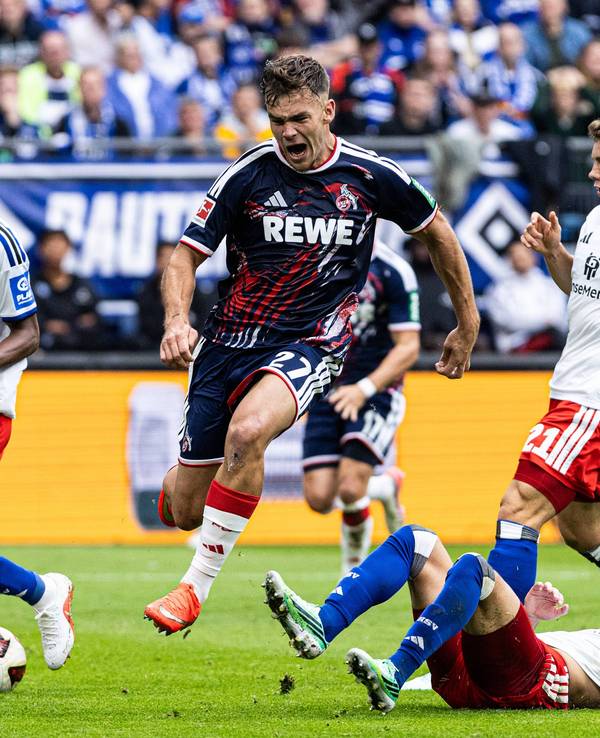 Thijs Dallinga wird von einem Tackling gestoppt.