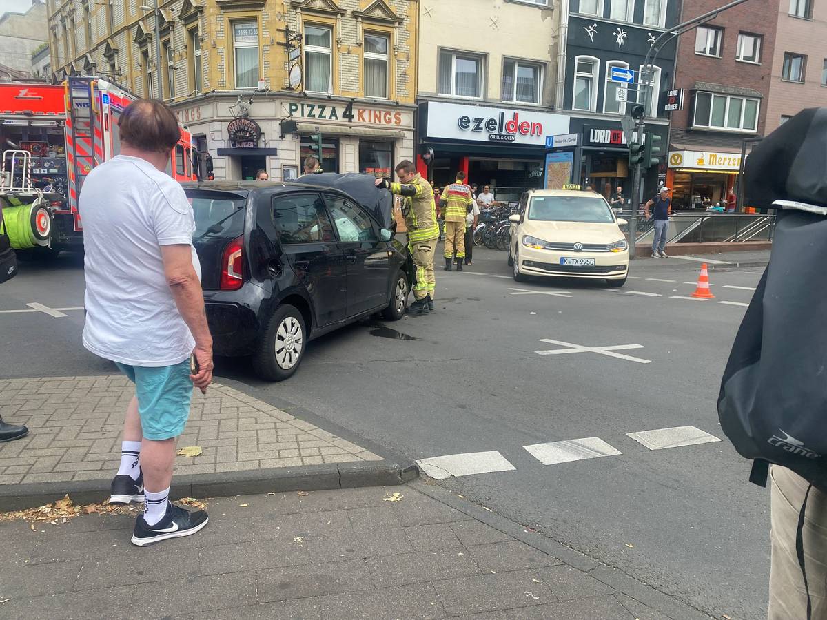 Unfall auf Kreuzung