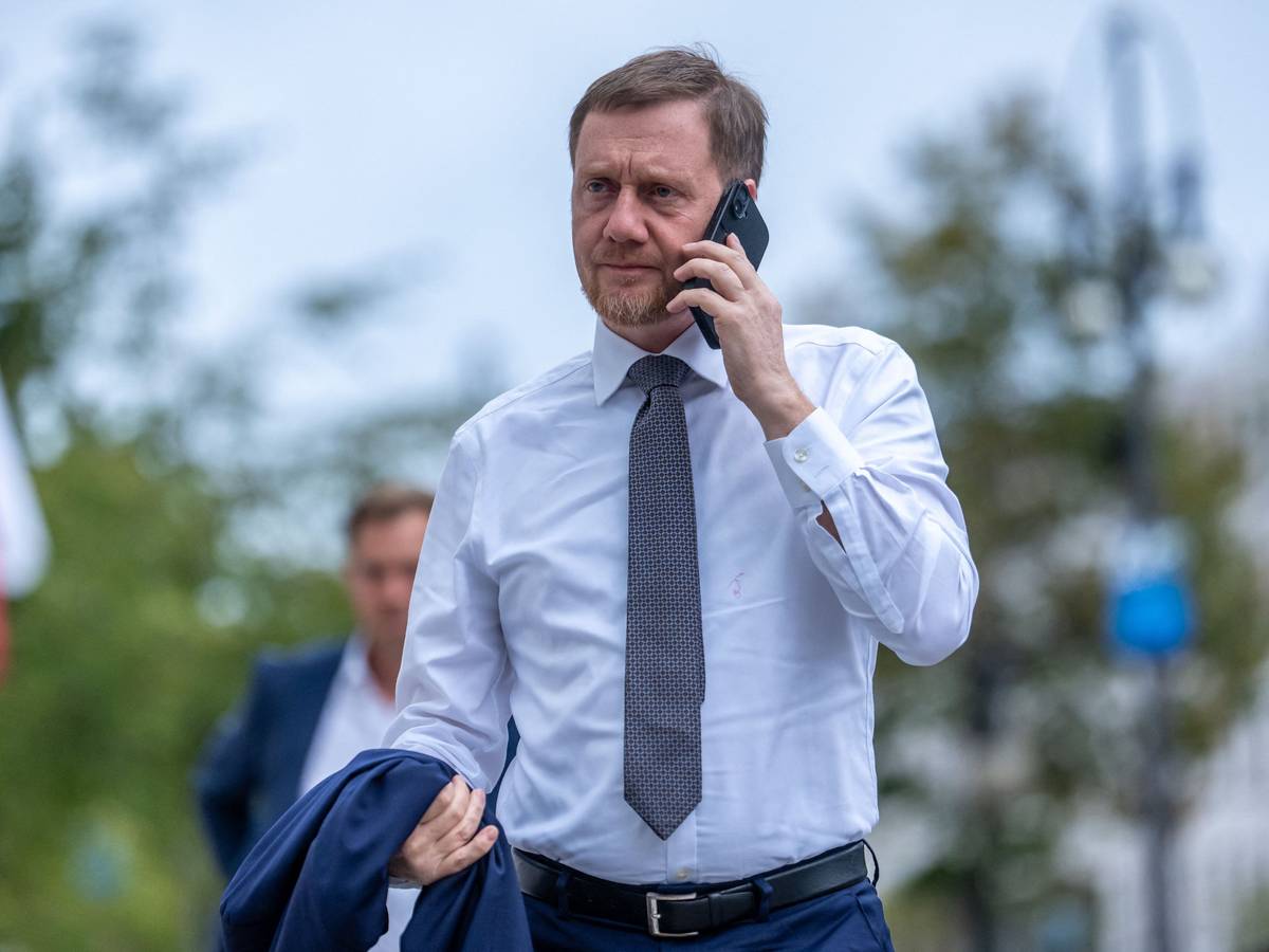 Michael Kretschmer (CDU), Ministerpräsident von Sachsen, kommt nach den Landtagswahlen in Berlin und Mecklenburg-Vorpommern am Konrad-Adenauer-Haus, der Bundeszentrale der CDU, zur Sitzung des CDU-Präsidiums an.