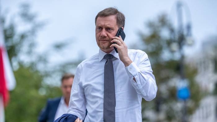 Michael Kretschmer (CDU), Ministerpräsident von Sachsen, kommt nach den Landtagswahlen in Berlin und Mecklenburg-Vorpommern am Konrad-Adenauer-Haus, der Bundeszentrale der CDU, zur Sitzung des CDU-Präsidiums an.