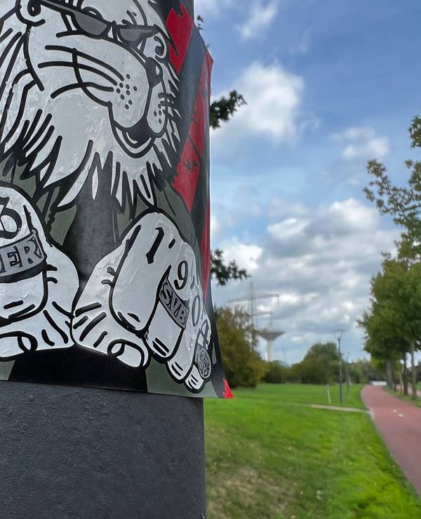 Aufkleber Leverkusener Ultras mit ACAB-Schriftzug.