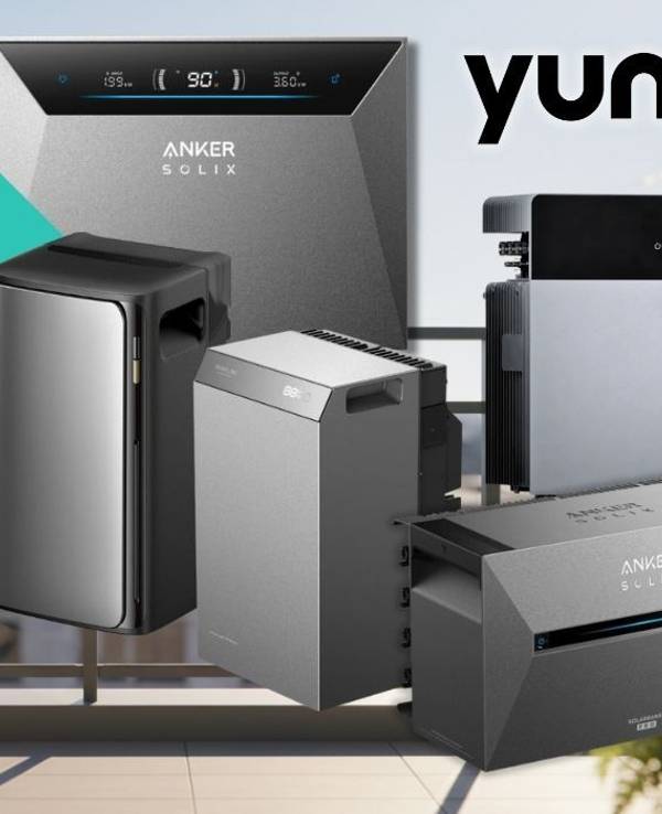 Grafische Produktcollage mit vier dunklen Solarmodulen und mehreren Batteriespeichern für Balkonkraftwerke. Zu sehen sind Speicher von Jackery, Anker SOLIX, EcoFlow und Hoymiles; oben rechts ist das Yuma-Logo platziert.