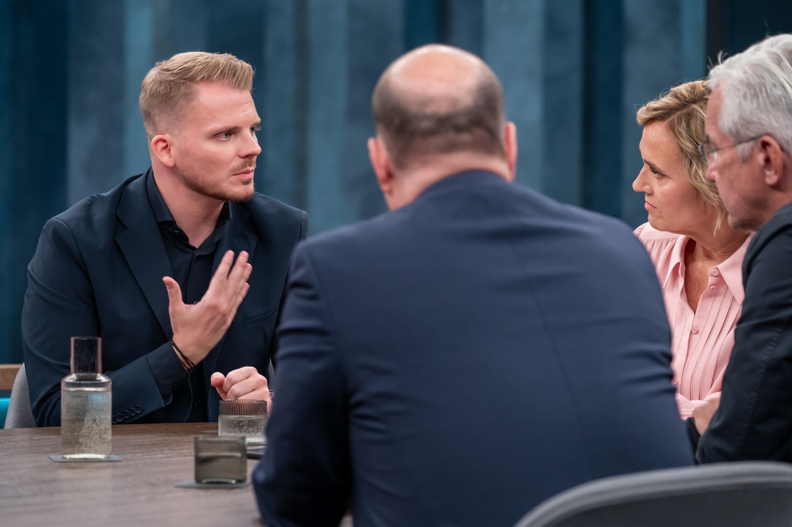 SPD-Generalsekretär Tim Klüssendorf sieht Gesprächsbedarf innerhalb der schwarz-roten Koalition. (Bild: ARD/Thomas Ernst)