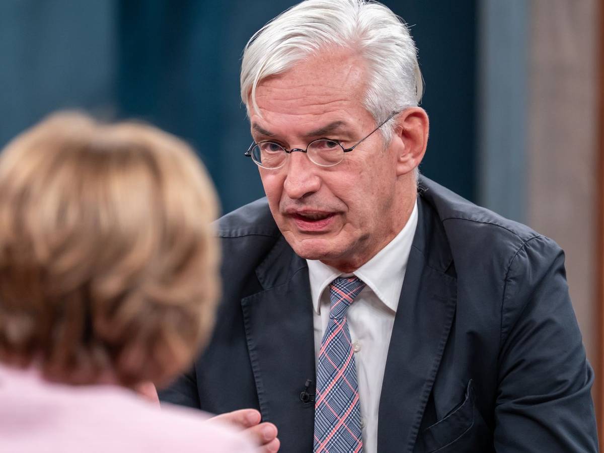 Mathias Middelberg tat sich bei „Caren Miosga“ schwer, das schlechte Abschneiden der CDU bei der Landtagswahl in Mecklenburg-Vorpommern zu erklären. (Bild: ARD/Thomas Ernst)