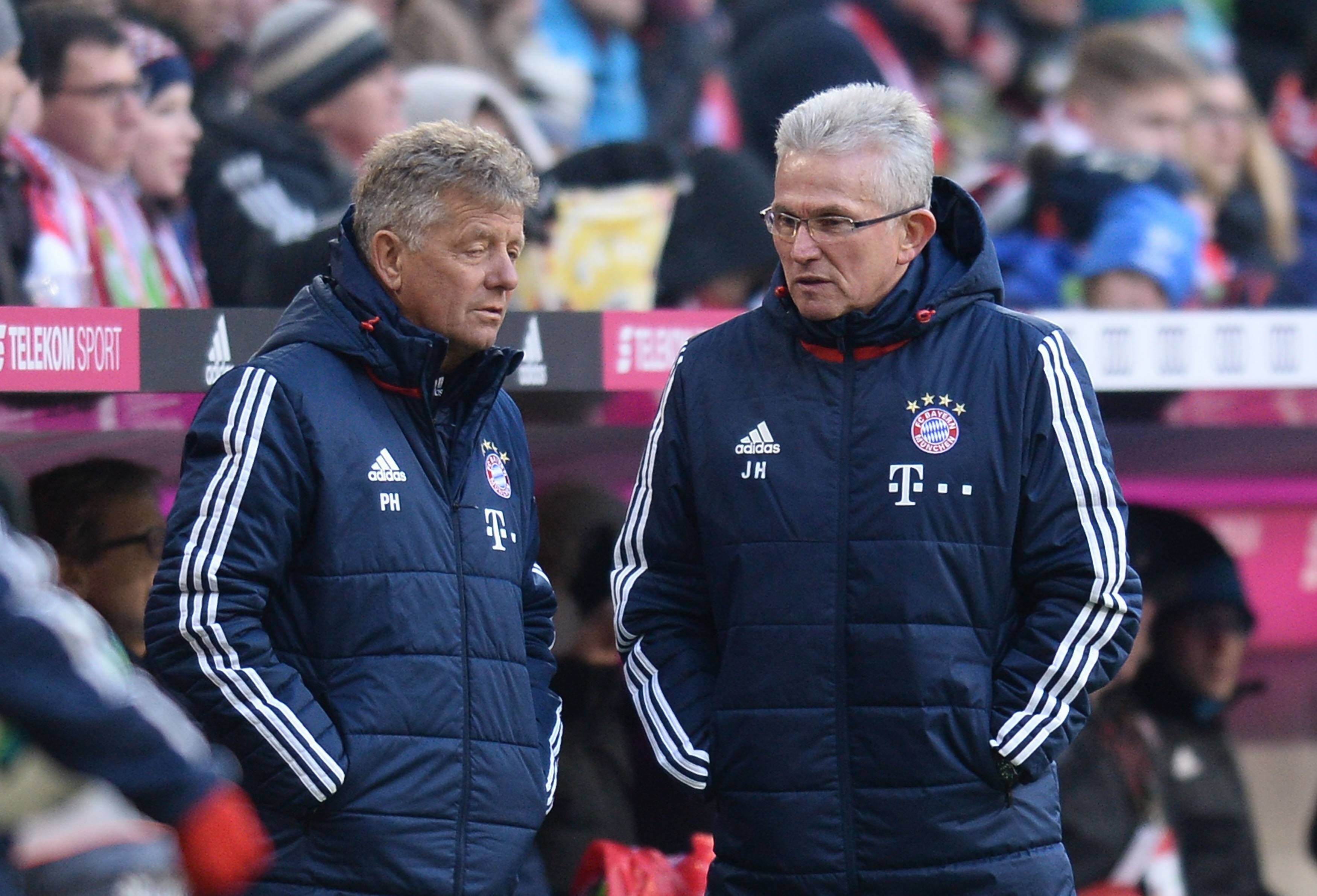Jupp Heynckes und Peter Hermann gemeinsam für den FC Bayern München an der Seitenlinie.