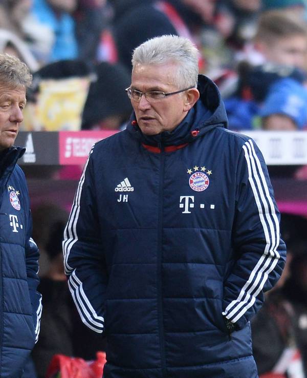 Jupp Heynckes und Peter Hermann gemeinsam für den FC Bayern München an der Seitenlinie.