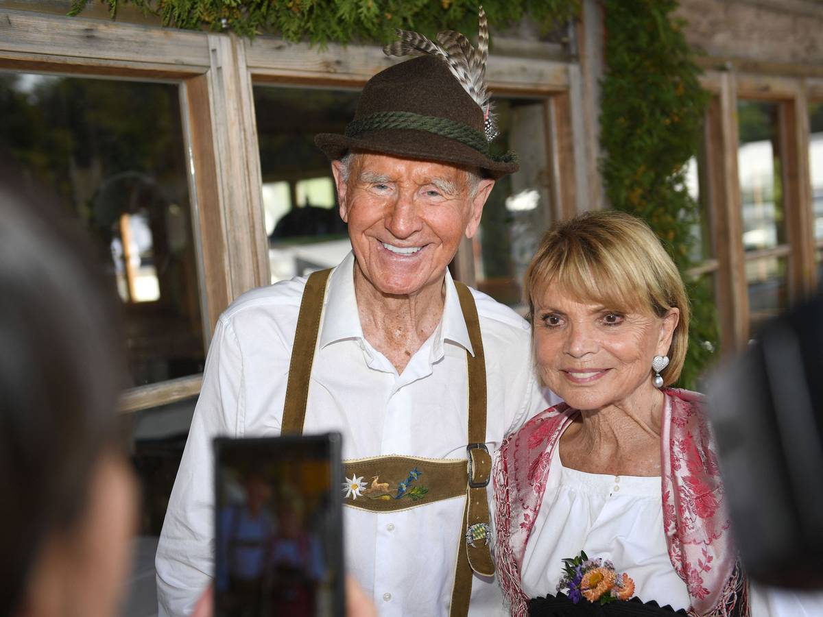 Uschi Glas schaute mit Frédéric von Anhalt im Käferzelt vorbei.