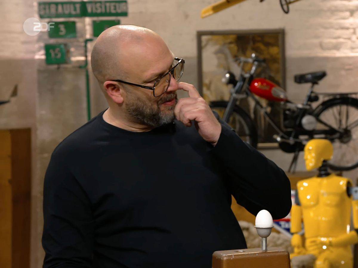 Horst Lichter erkannte sofort, was Sven Deutschmanek (Bild) auf dem Pult präsentiert hatte. (Bild: ZDF)
