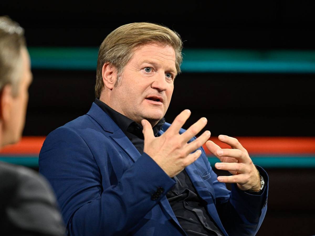 „Das ist wirklich dramatisch“, befand Journalist Michael Bröcker über die Krise der politischen Mitte an den Wahlurnen. (Bild: ZDF / Markus Hertrich)