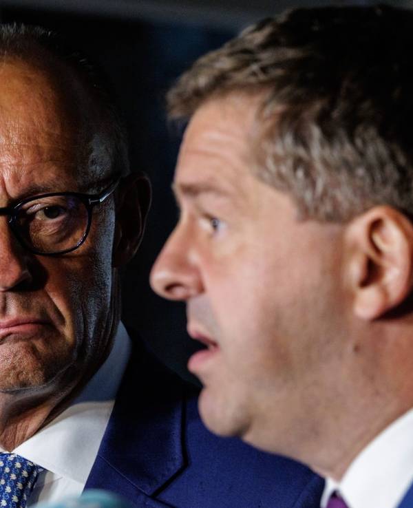 Sven Schulze (rechts) verlor die Wahl in Sachsen-Anhalt - auch wegen des unbeliebten Bundeskanzlers Friedrich Merz, sagen die Demoskopen. (Bild: 2026 Getty Images/Jens Schlueter)