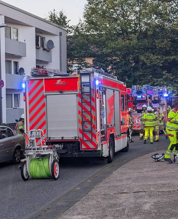 Die Feuerwehr in Köln-Mülheim.