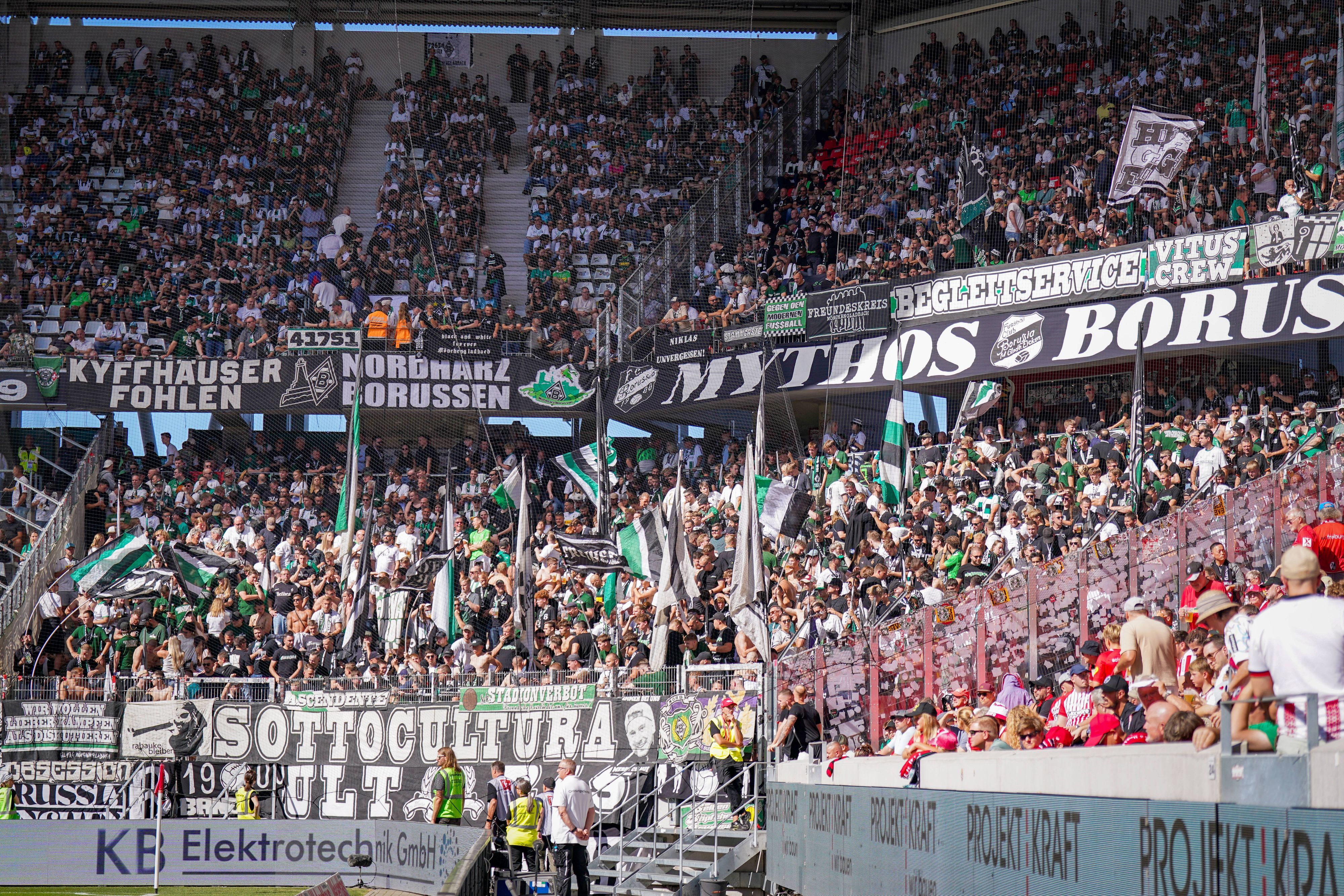 Der Auswärtsblock von Borussia Mönchengladbach.