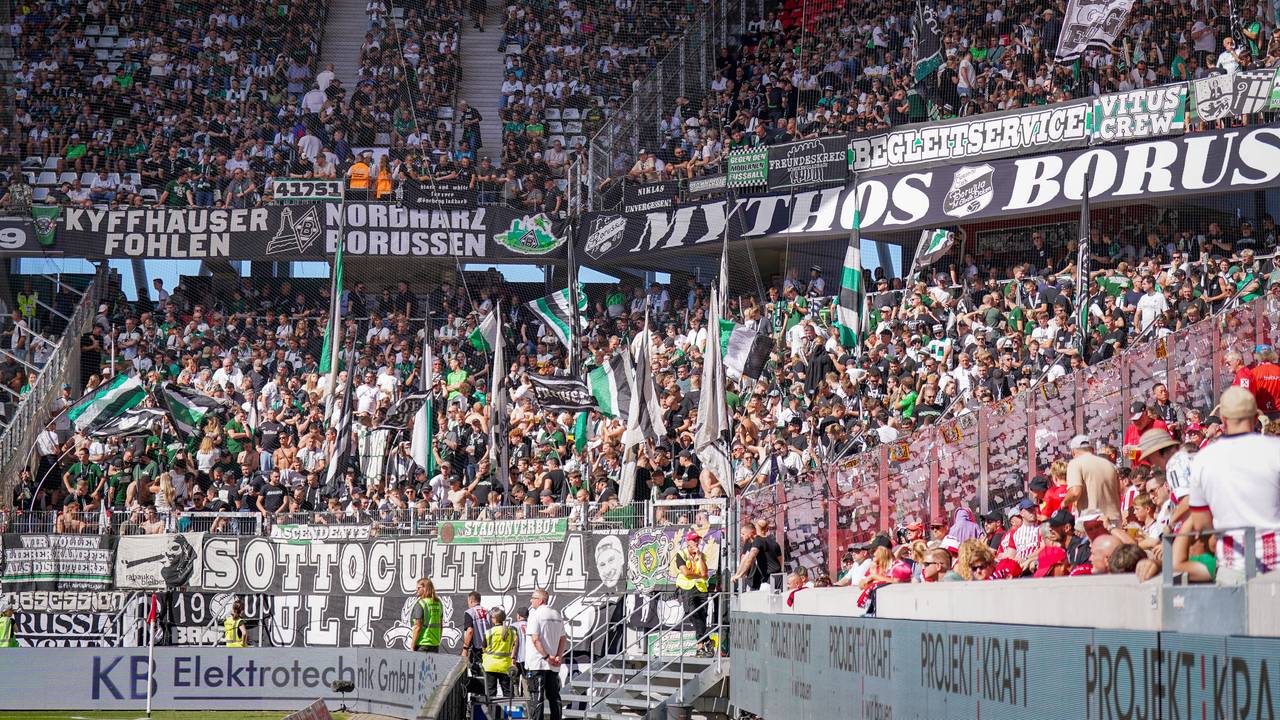 Der Auswärtsblock von Borussia Mönchengladbach.