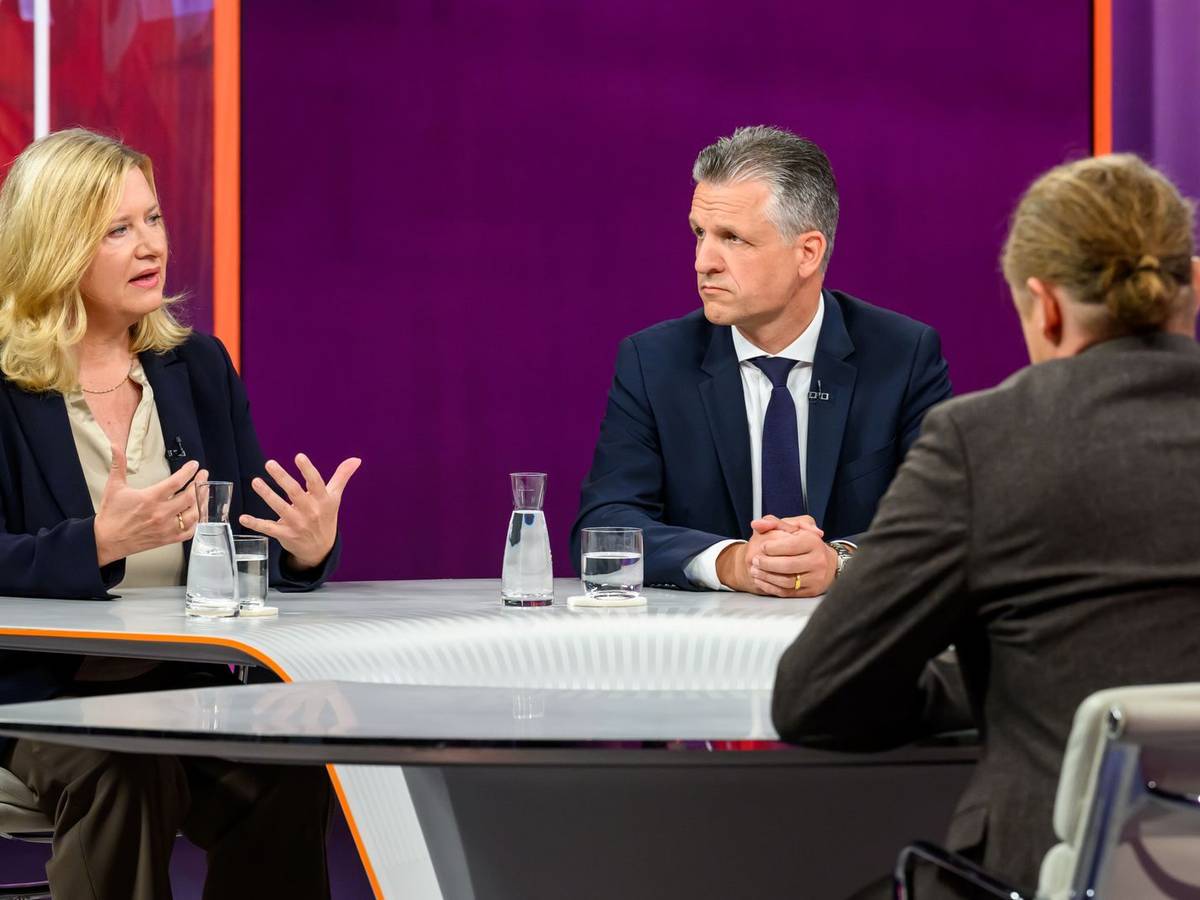 Ein Teil der Abgeordneten habe „die Faust in der Tasche“ und wolle den Kanzler loswerden, so die Meinung der „RND“-Chefredakteurin Eva Quadbeck. (Bild: ZDF/Svea Pietschmann )