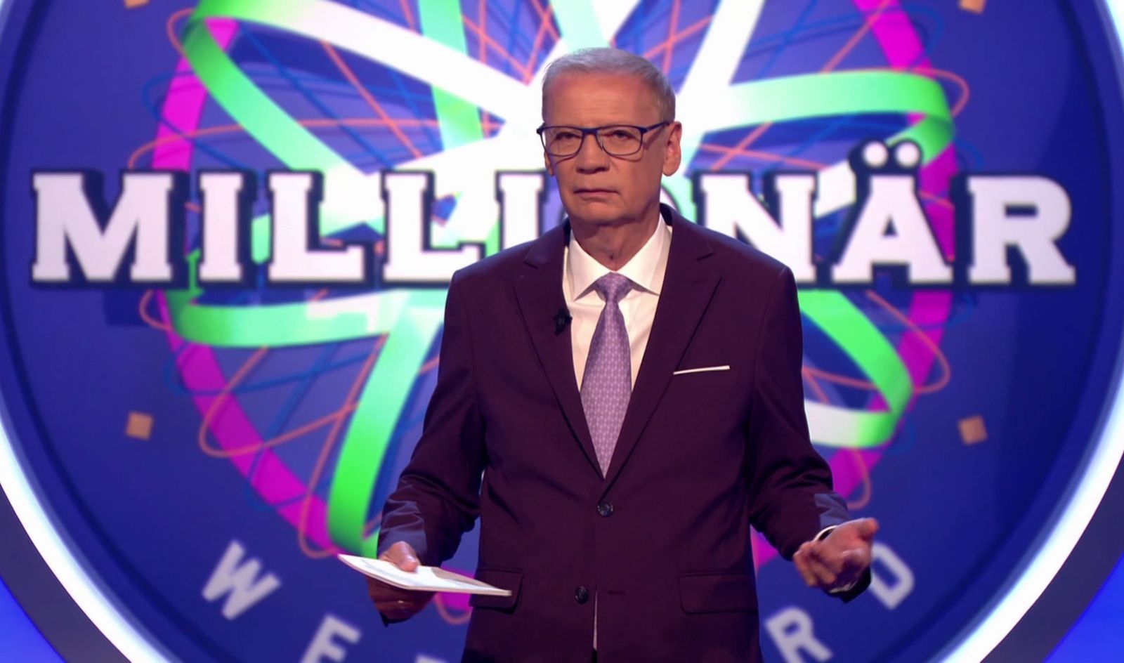 Als „völlig unlösbar“ bezeichnete Günther Jauch eine Auswahlfrage bei „Wer wird Millionär?“. Immerhin: Im zweiten Anlauf klappte es. (Bild: RTL)