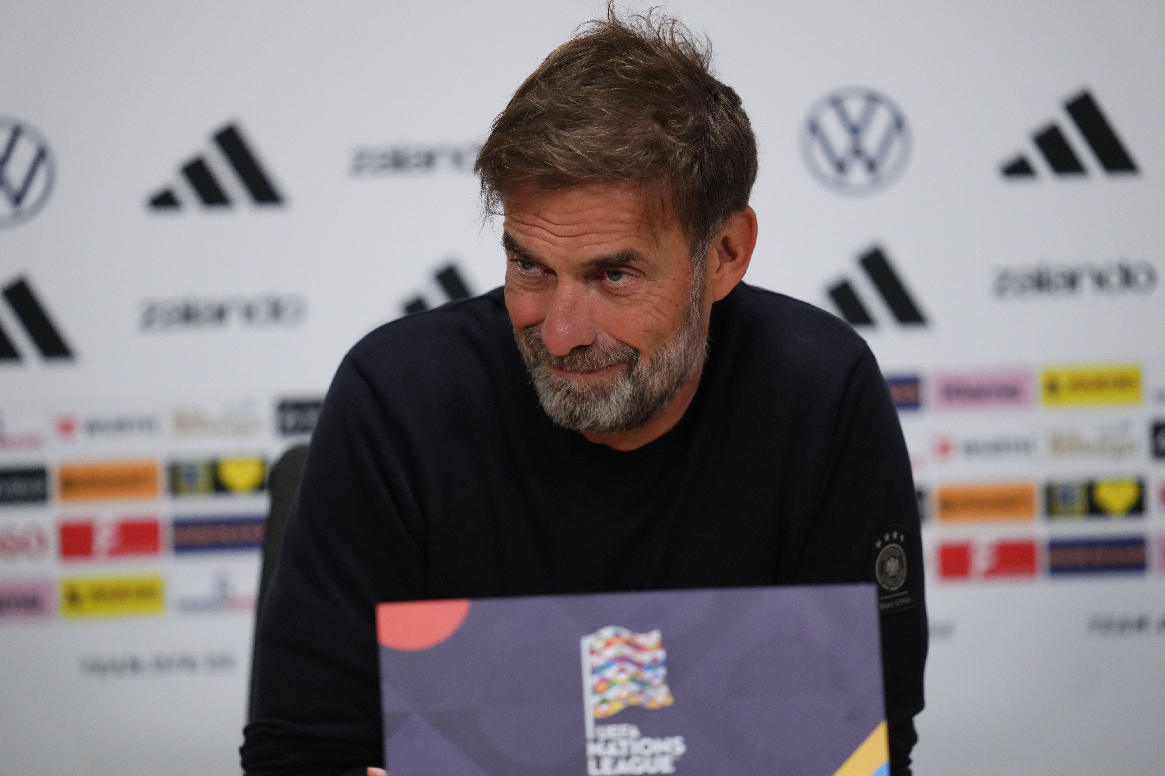 Jürgen Klopp auf der Pressekonferenz vor dem Klassiker gegen die Niederlande.