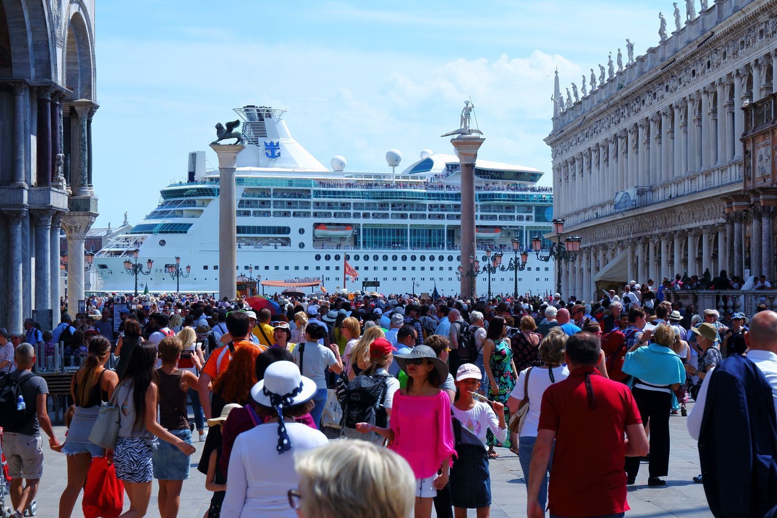 Ein höherer Tageseintritt soll mehr Besucherinnen und Besucher aus Venedig fern halten. (Bild: iStock/ALEJANDRO SALA)