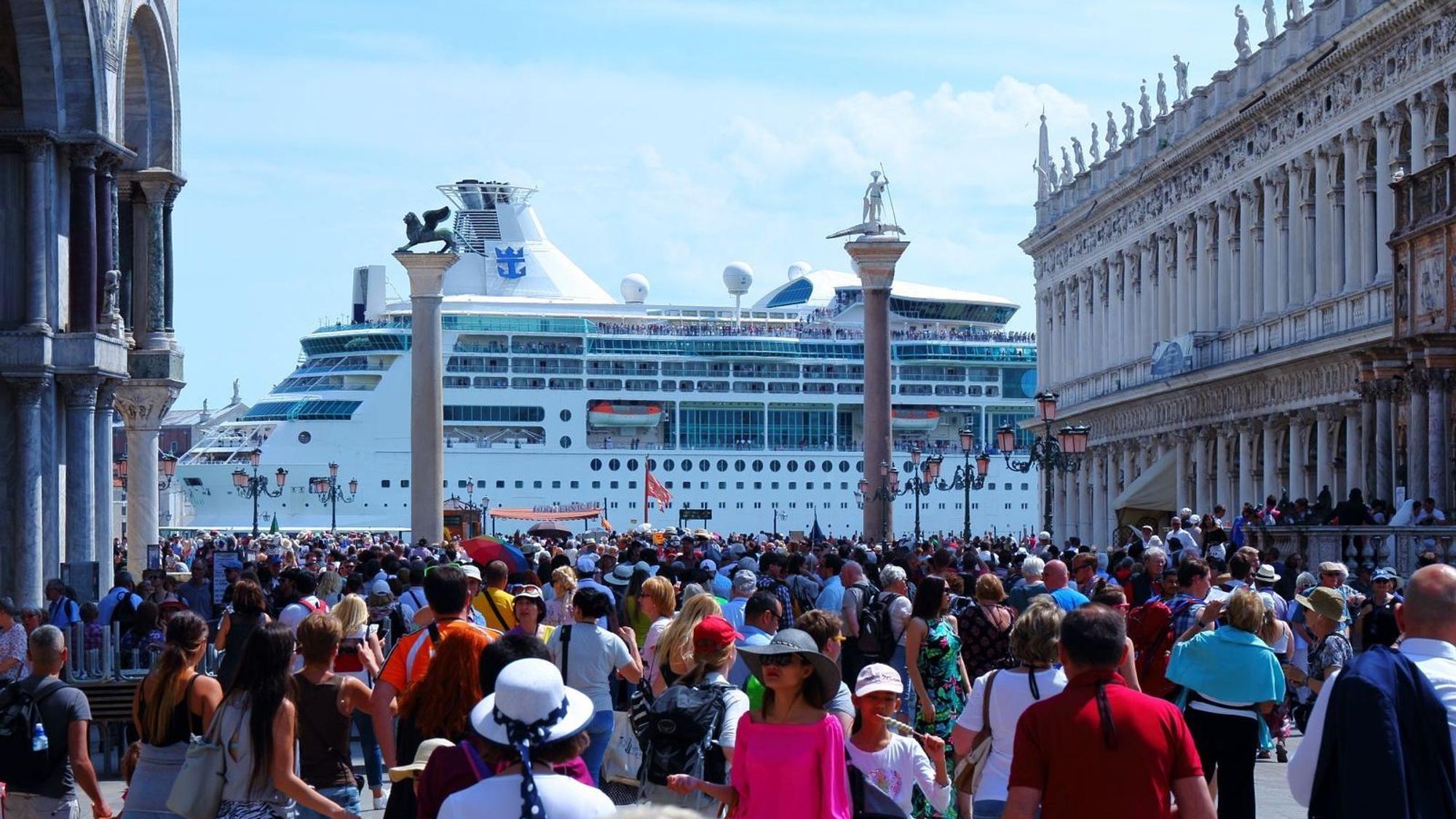 Ein höherer Tageseintritt soll mehr Besucherinnen und Besucher aus Venedig fern halten. (Bild: iStock/ALEJANDRO SALA)