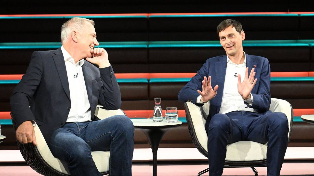 SPD-Politiker Martin Hikel (rechts) kritisierte die Enteignungsideen der Linken in Berlin scharf: „Ich halte das für großen Quatsch.“ (Bild: ZDF / Cornelia Lehmann)
