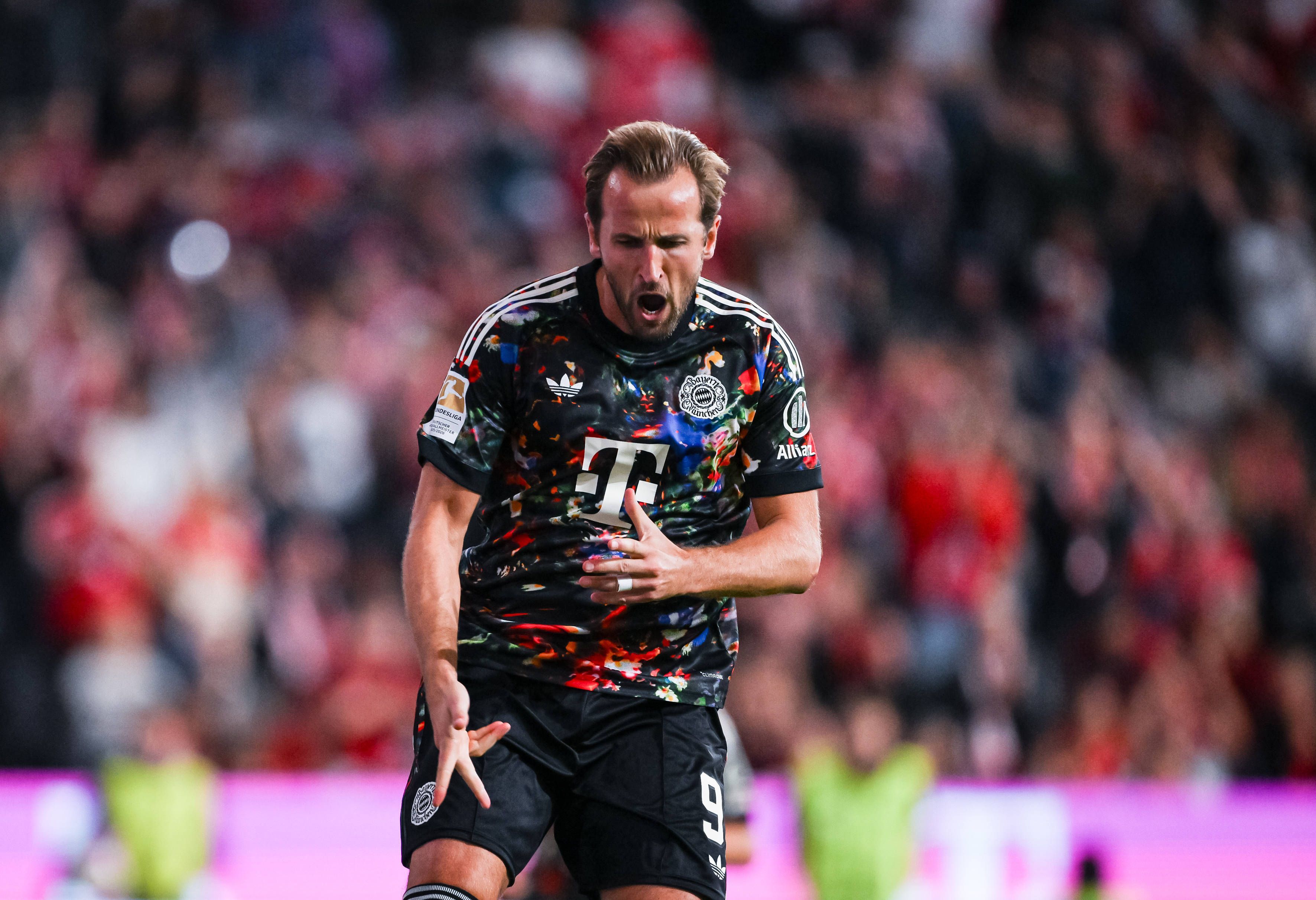 Harry Kane bejubelt seinen Treffer für den FC Bayern München.