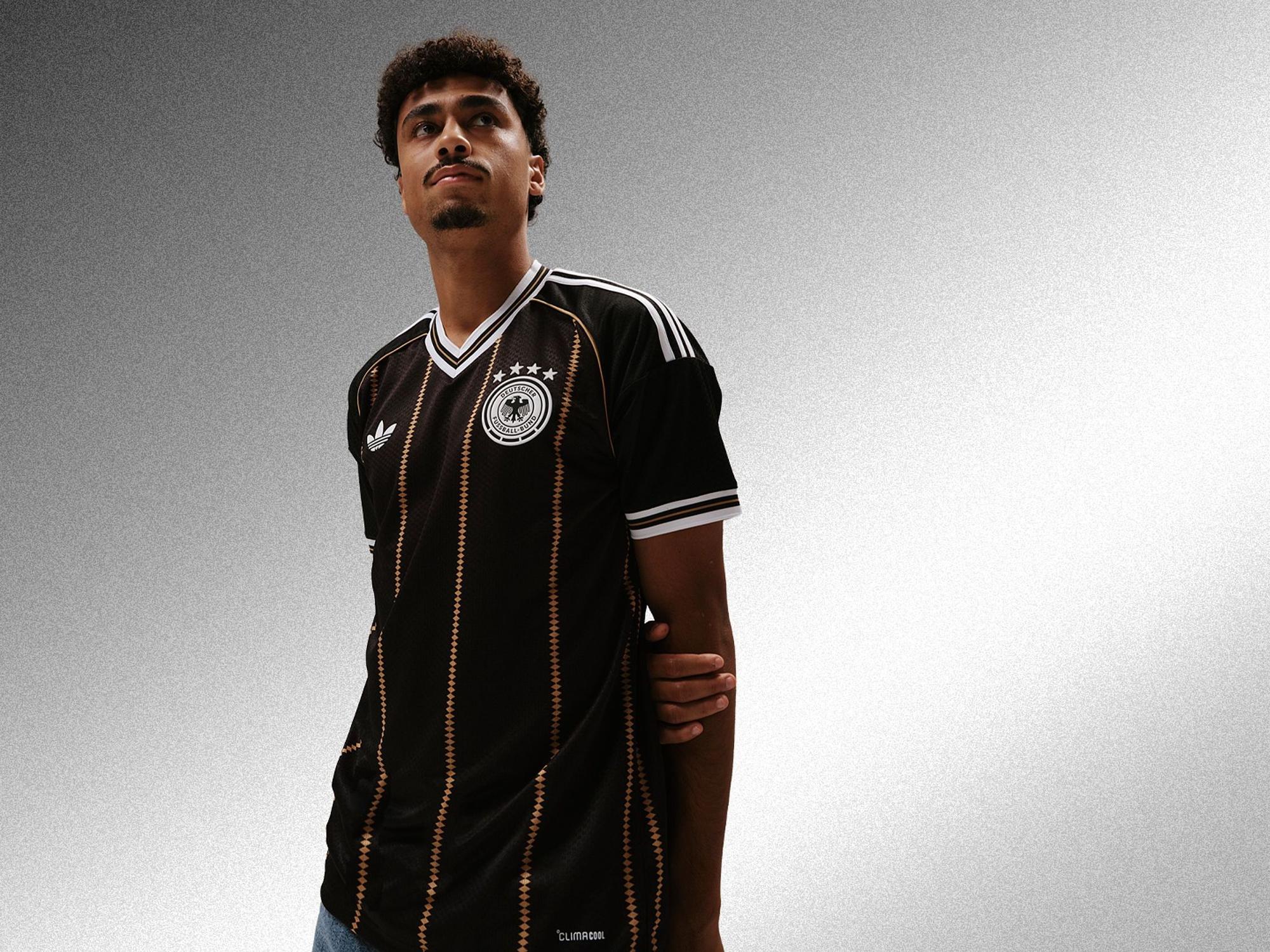 Nathaniel Brown (Deutschland) trägt das schwarze Abschiedstrikot von Adidas.