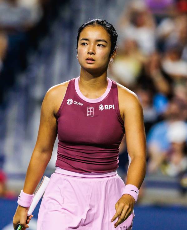 Alexandra Eala auf dem Court.