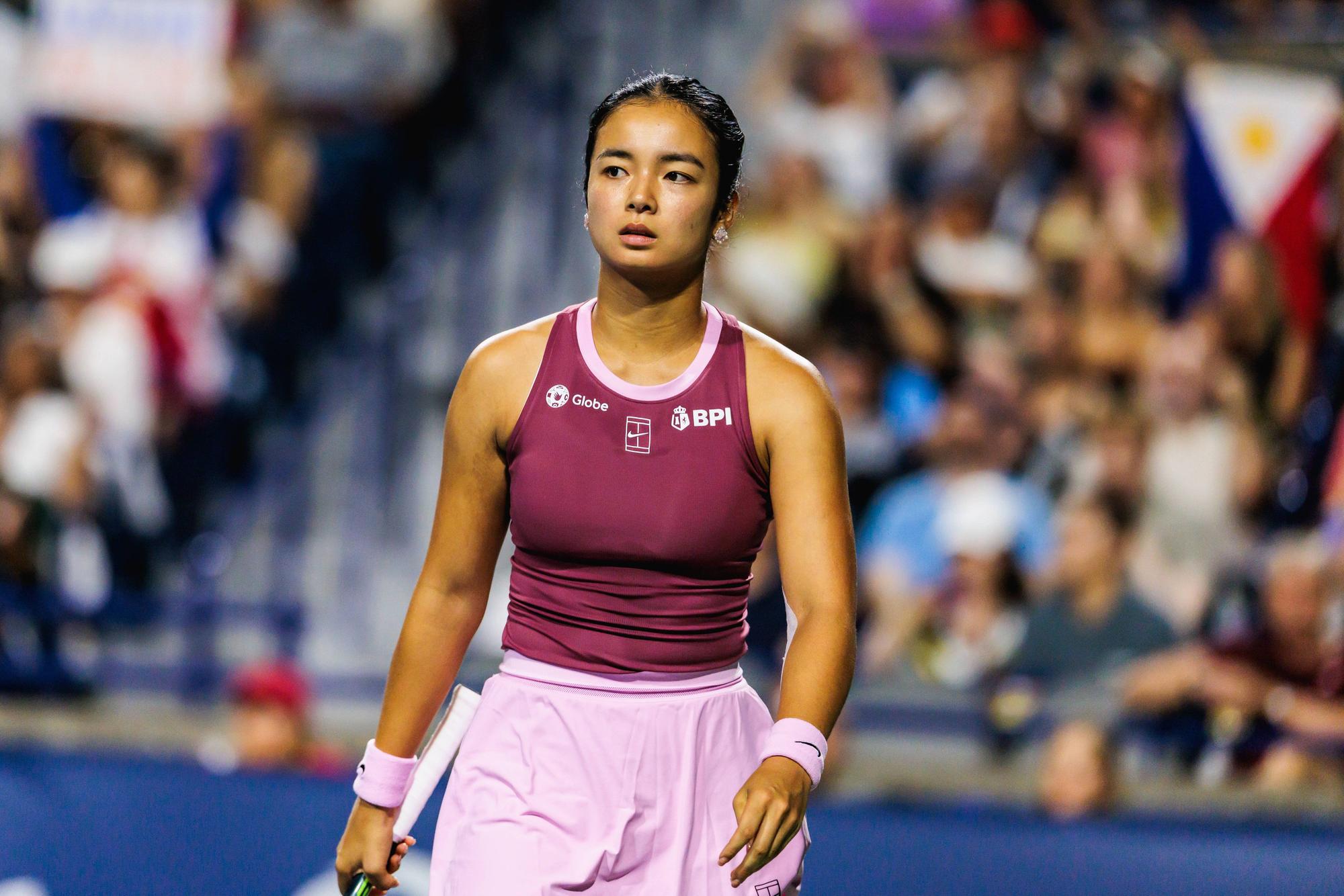 Alexandra Eala auf dem Court.