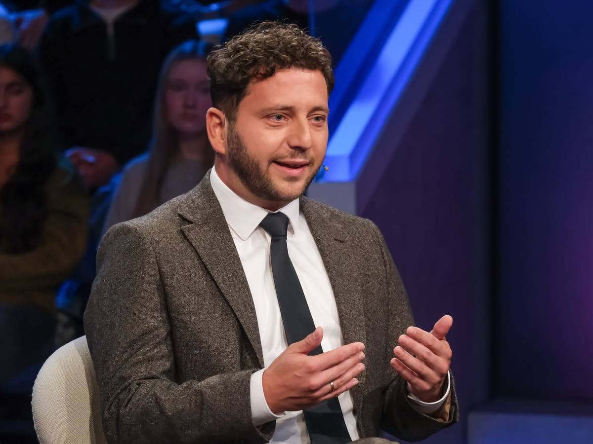 „Es kann auch scheitern“, sagte Grünen-Chef Felix Banaszak bei Maischberger über die Sondierungsgespräche mit der Berliner Linkspartei. (Bild: WDR / Oliver Ziebe)
