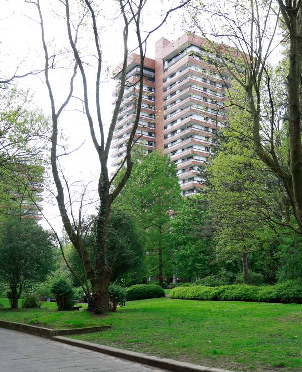 Der Wohnpark Bayenthal soll saniert werden. Viele Mieter haben schlaflose Nächte, weil sie fristlose Kündigungen erhalten haben.