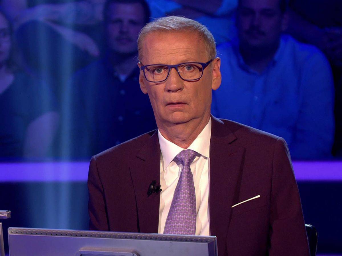Da war er echt perplex: Günther Jauch erlebte bei bei „Wer wird Millionär?“ eine haarige Überraschung. (Bild: RTL)