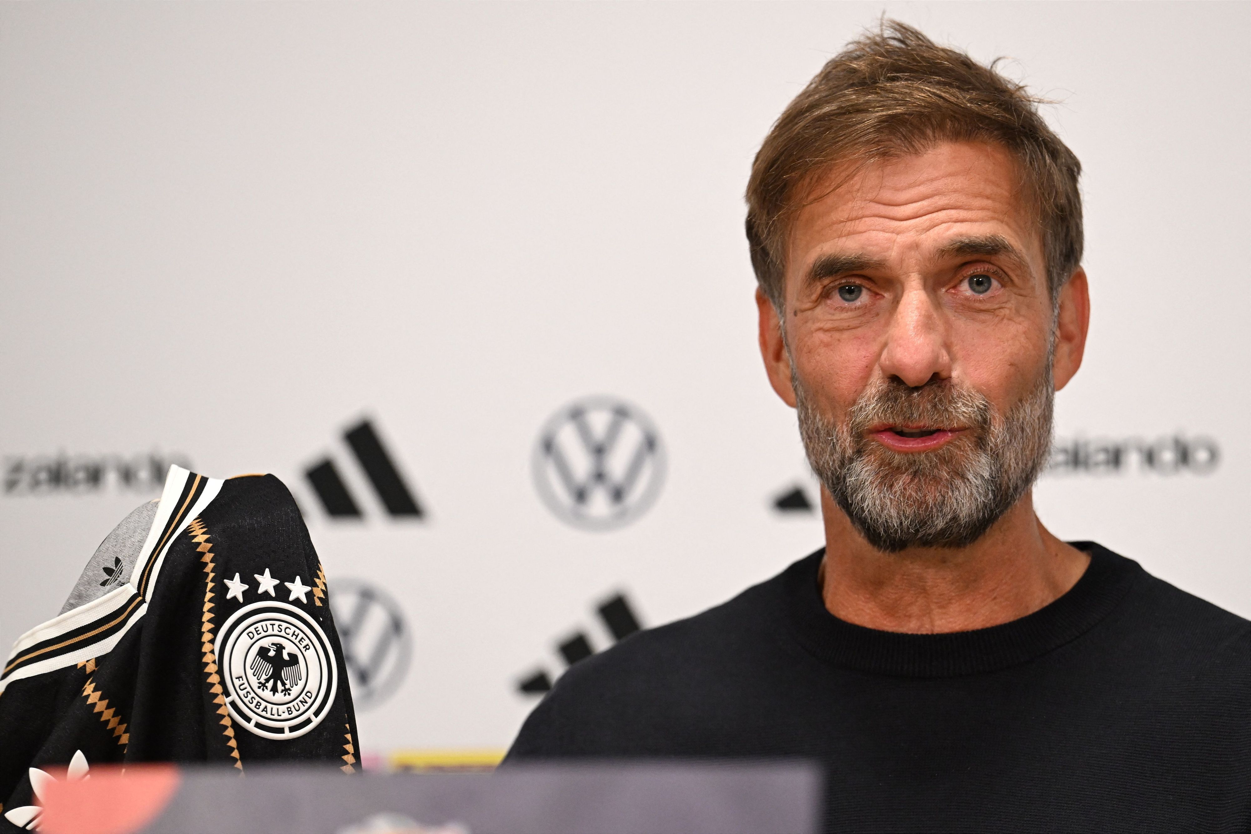 Bundestrainer Jürgen Klopp auf einer Pressekonferenz des DFB