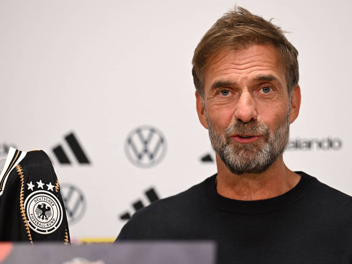 Bundestrainer Jürgen Klopp auf einer Pressekonferenz des DFB