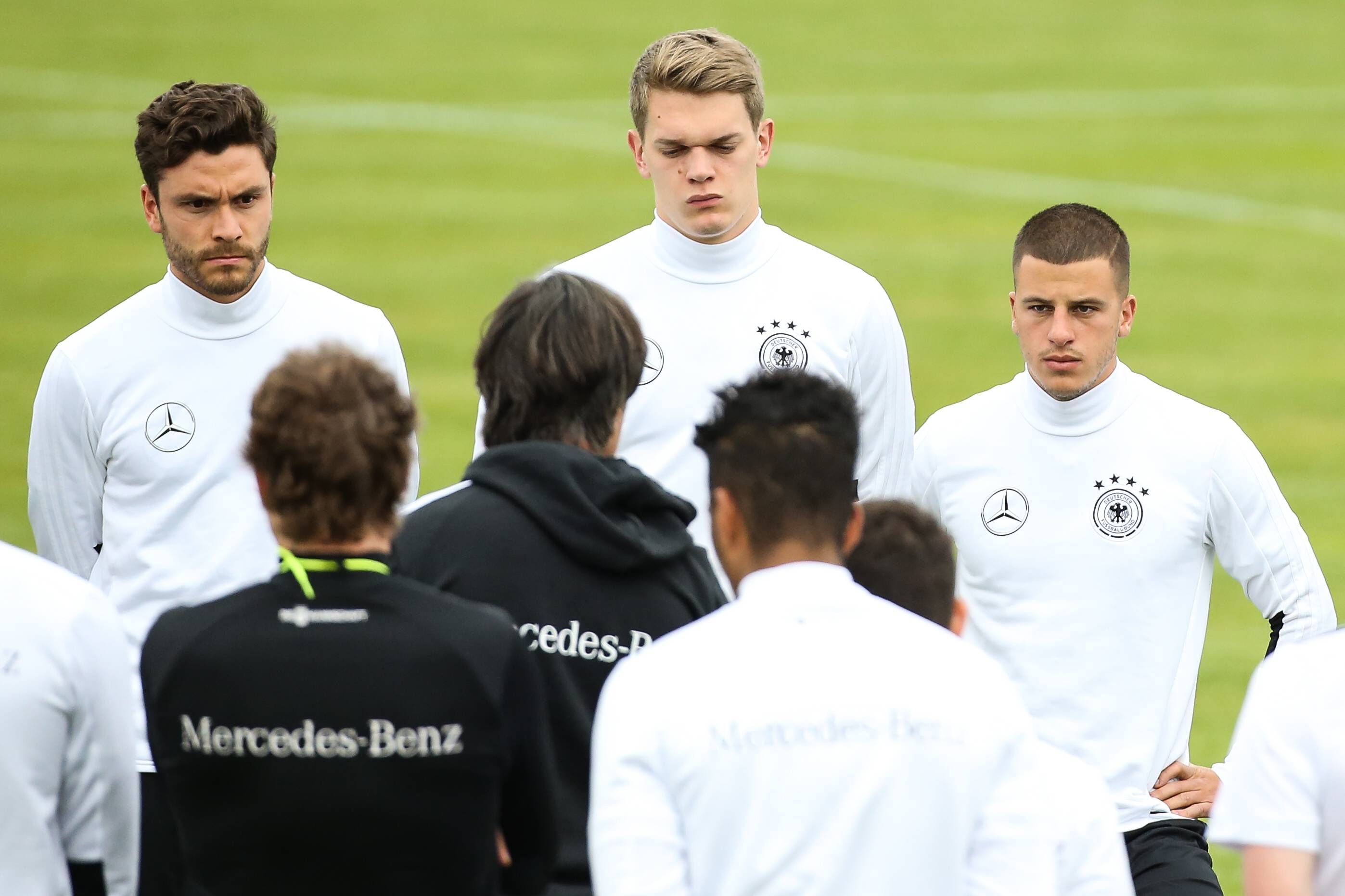 Diego Demme im DFB-Training mit Matthias Ginter und Jonas Hector.