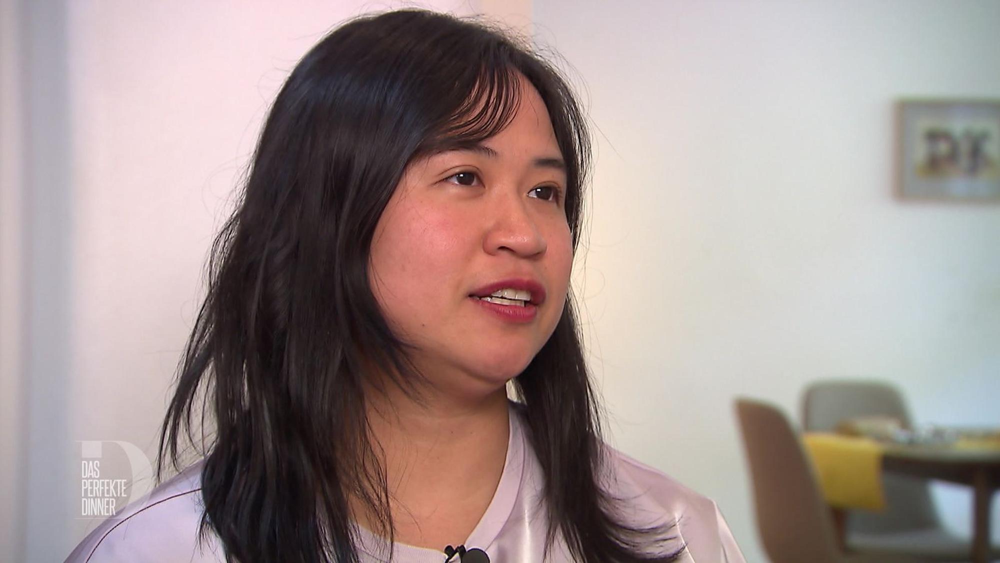 Thanh (35) ist Gastgeberin an Tag 4 in Berlin. (Bild: RTL)