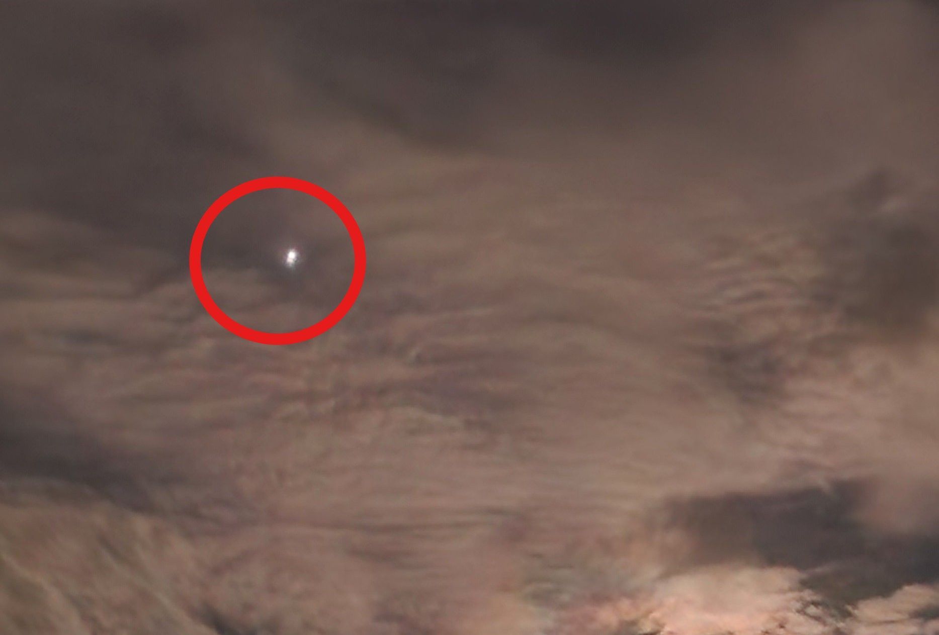 Die ISS war auch am Troisdorfer Himmel zu sehen. Fotografiert am Mittwochabend um 20.33 Uhr.