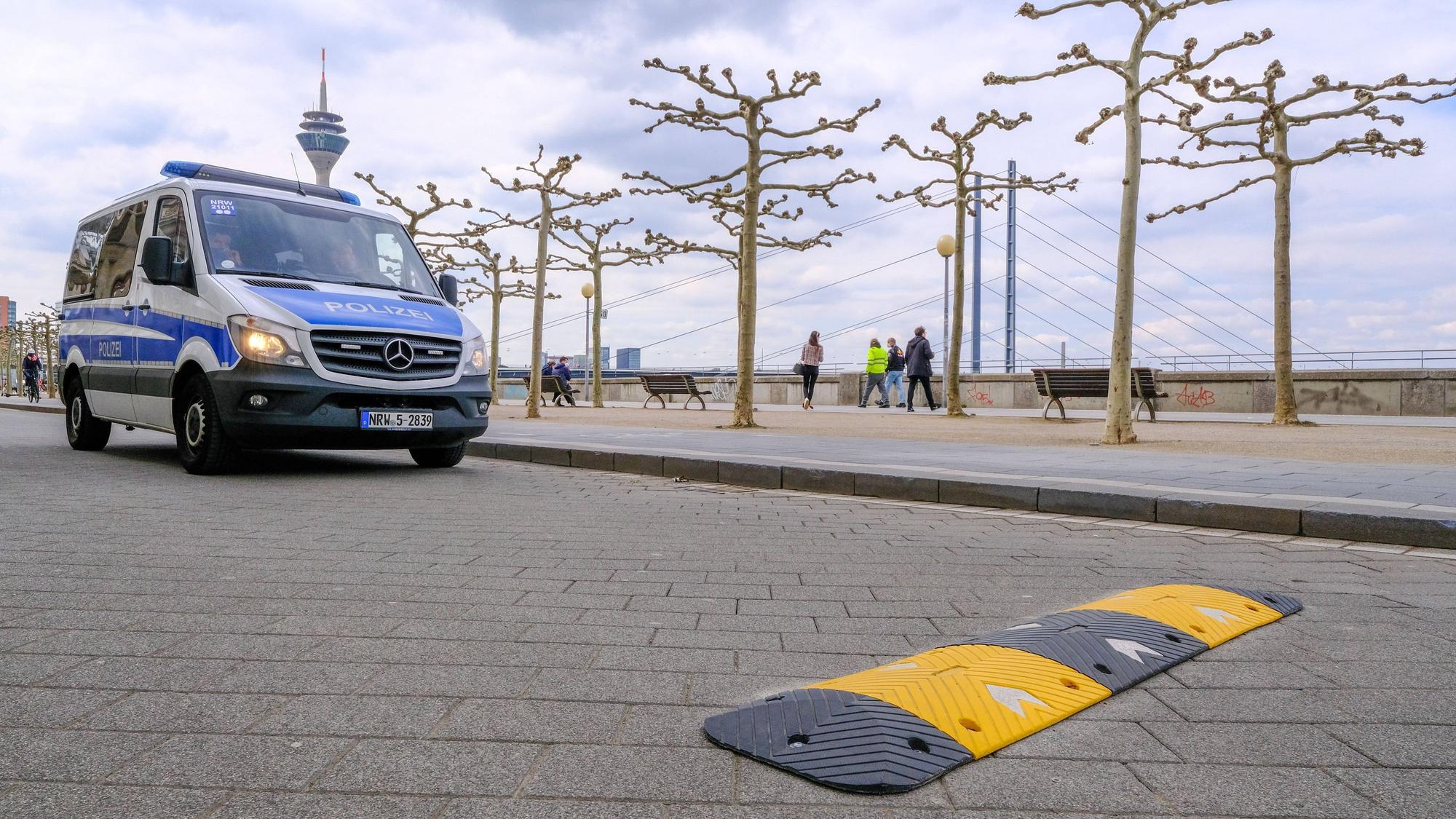 Nach einer Attacke auf einen Juden am Düsseldorfer Rheinufer bittet die Polizei weiter um Hinweise. (Symbolbild)